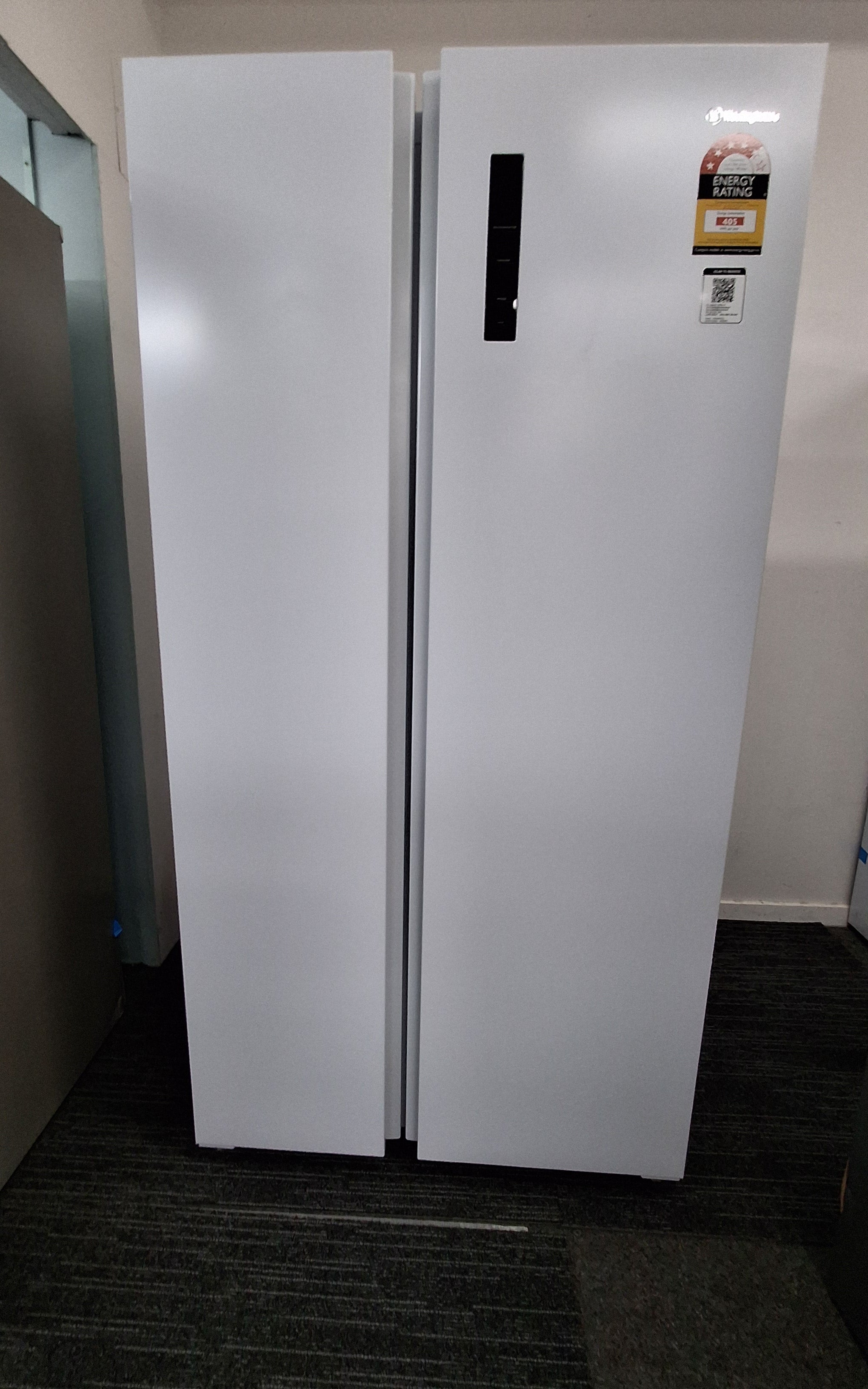 Westinghouse WSE6630WA 624L Side by Side Refrigerator