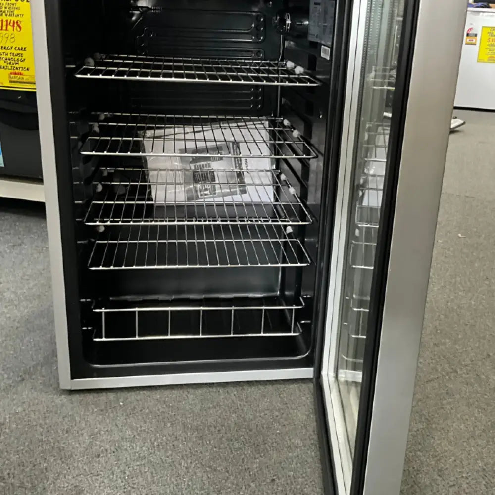 Husky Hus-130Cnsil.1. 130L Bar Fridge