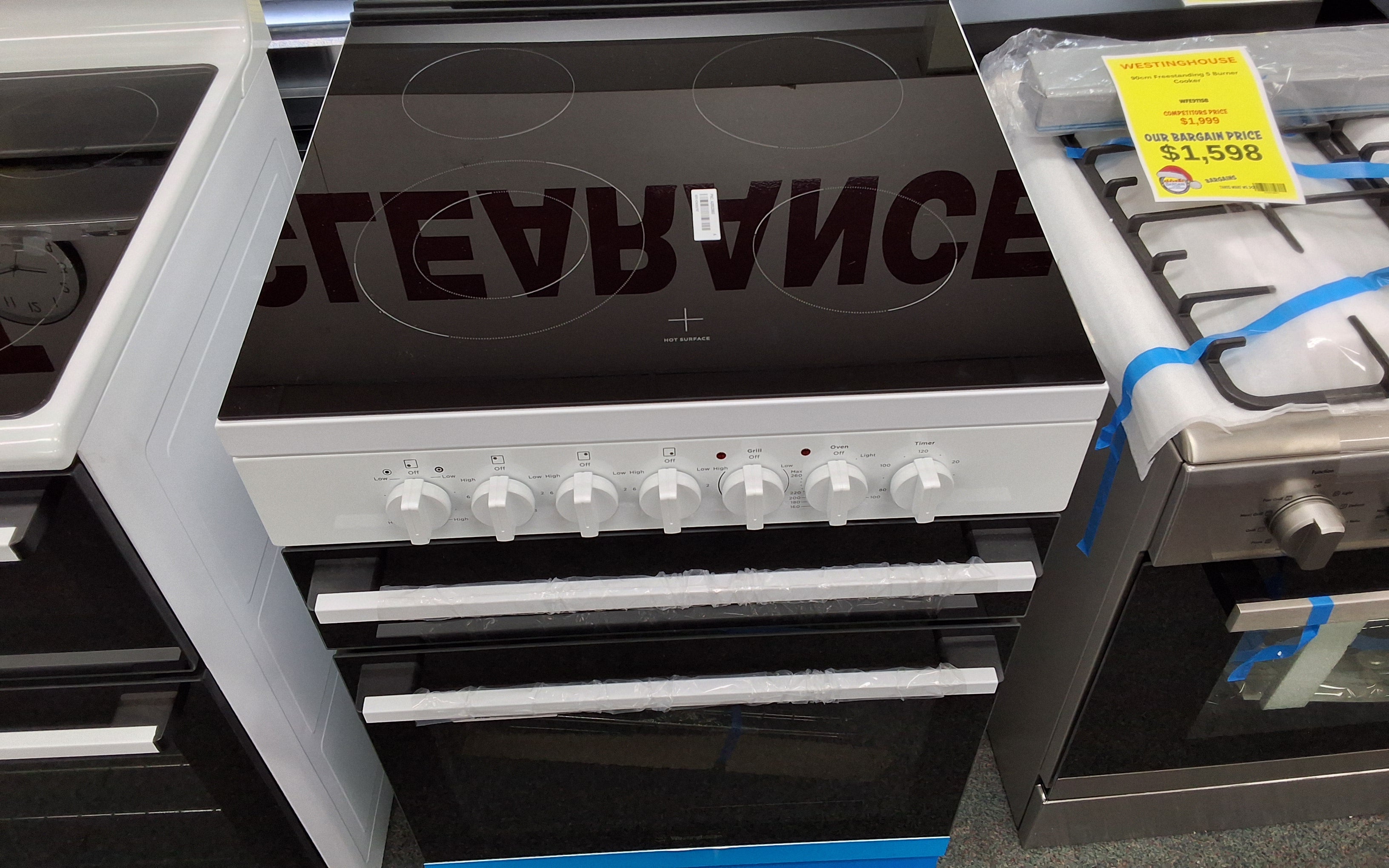 Westinghouse WLE543WCB 54cm Freestanding Electric Oven and Ceramic Cooktop White