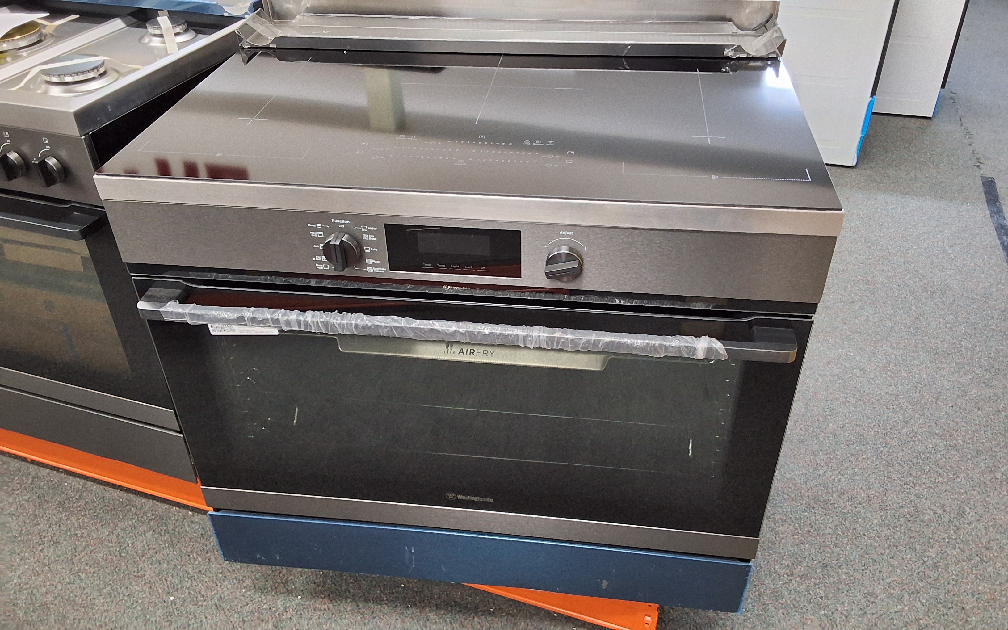 Westinghouse WFEP9757DD 90cm Induction Pyrolytic Freestanding Oven with AirFry Dark Stainless Steel