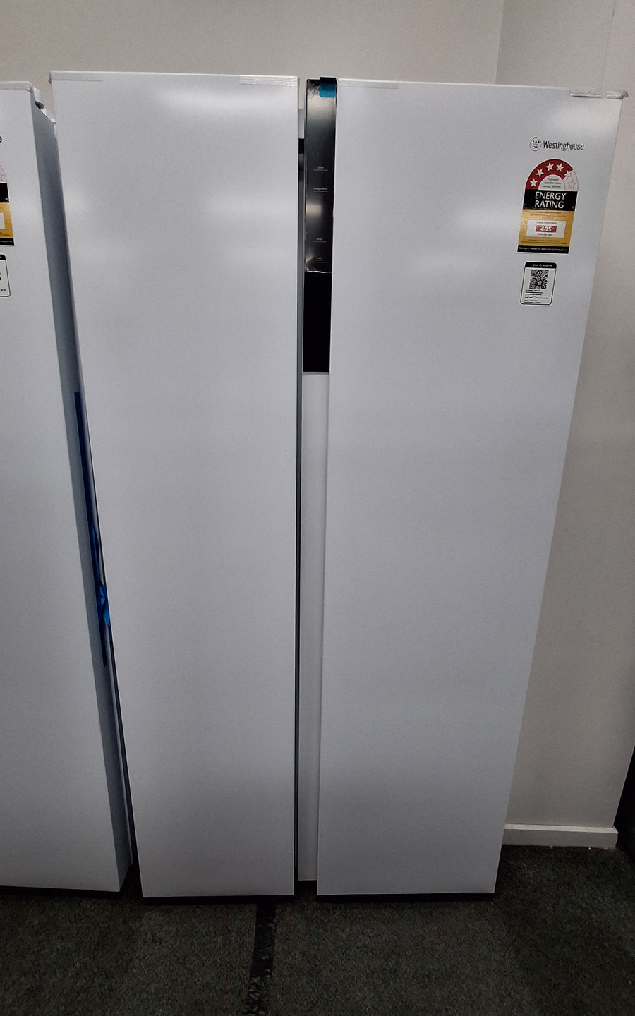 Westinghouse WSE6200WB 624L Side By Side Fridge  White
